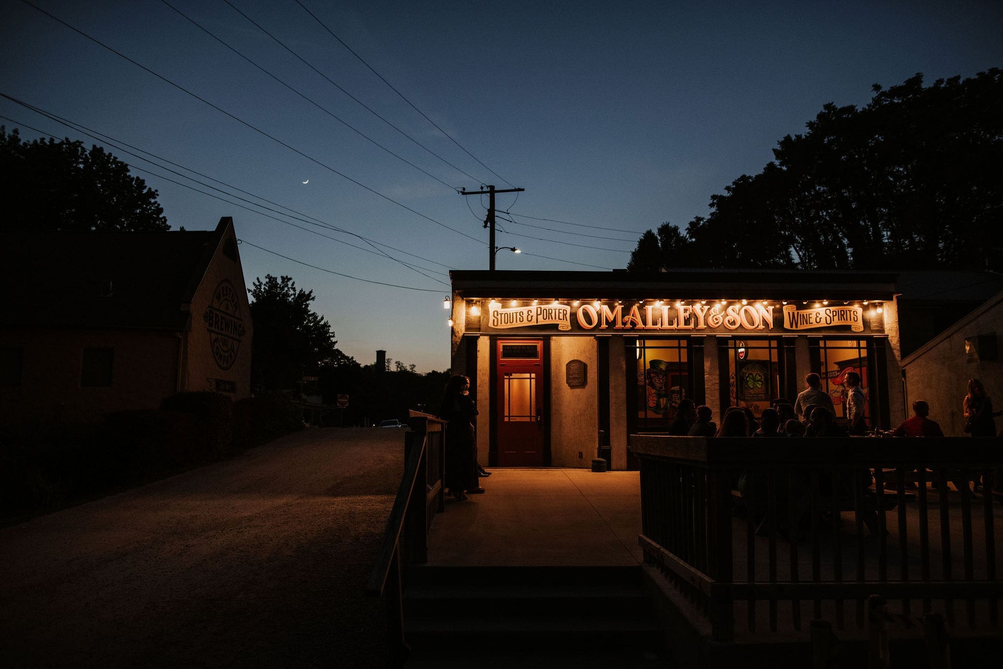 Late night image of O'Malley's Pub in Weston MO